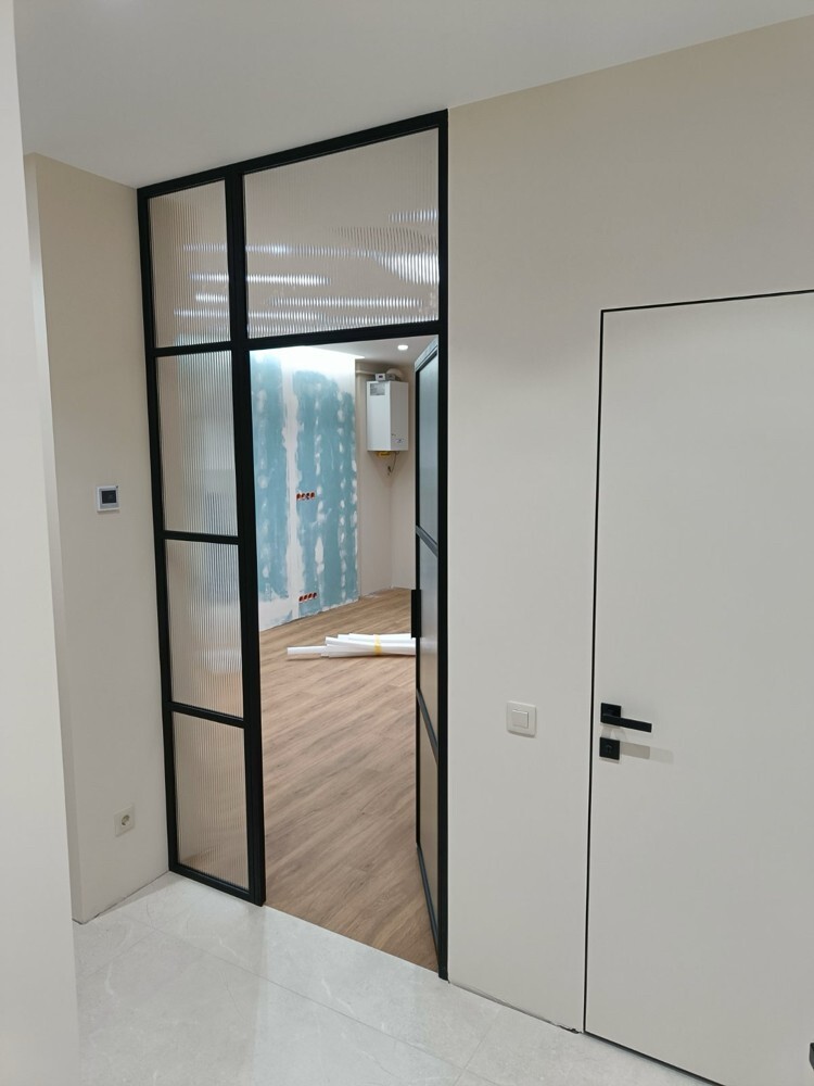 Single Hinged 2