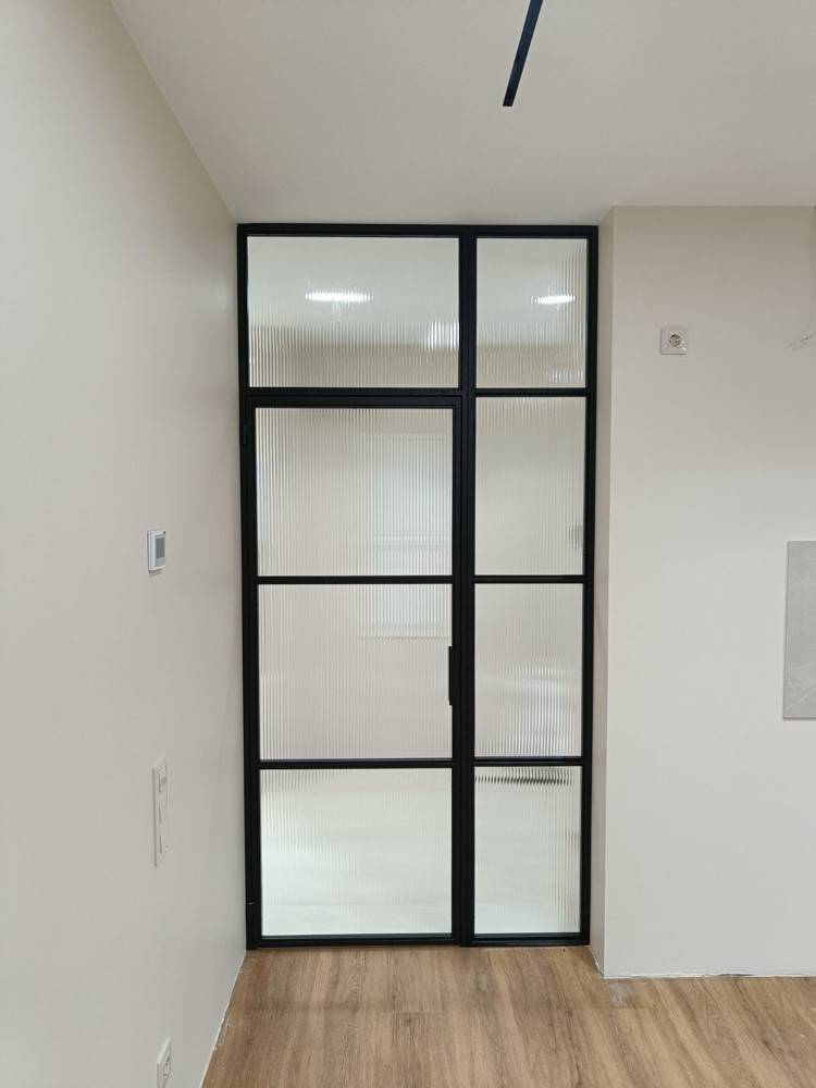 Single Hinged 8
